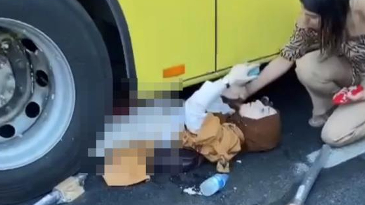 Fatih'te motosiklet İETT otobüsüne çarptı: Hamile kadın hayatını kaybetti