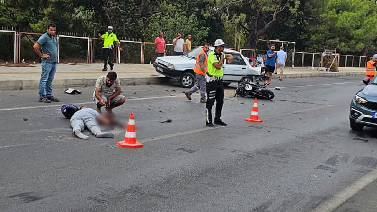 Mersin'de korkunç kaza! Motosikletiyle otomobile çarpan Rus sürücü ağır yaralandı