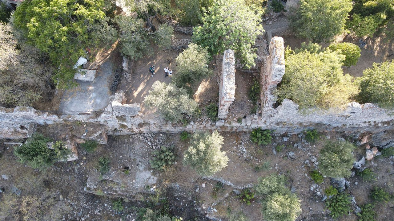 Alanya'da tarihi buluş! Yarımada üzerinde 5. yüzyıla ait bazilla bulundu