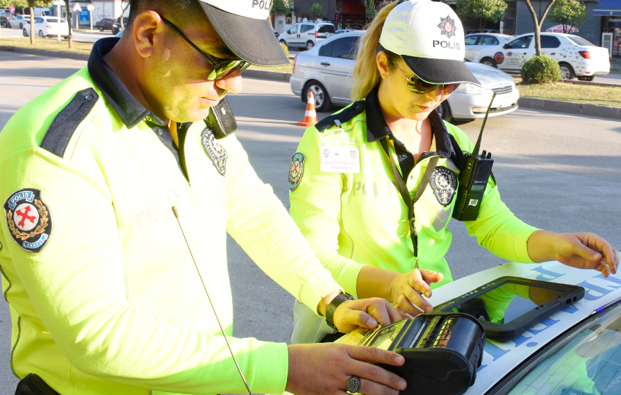 Trafikte yeni dönem başlıyor, bir dönem bitiyor! Artık taşımak zorunlu değil