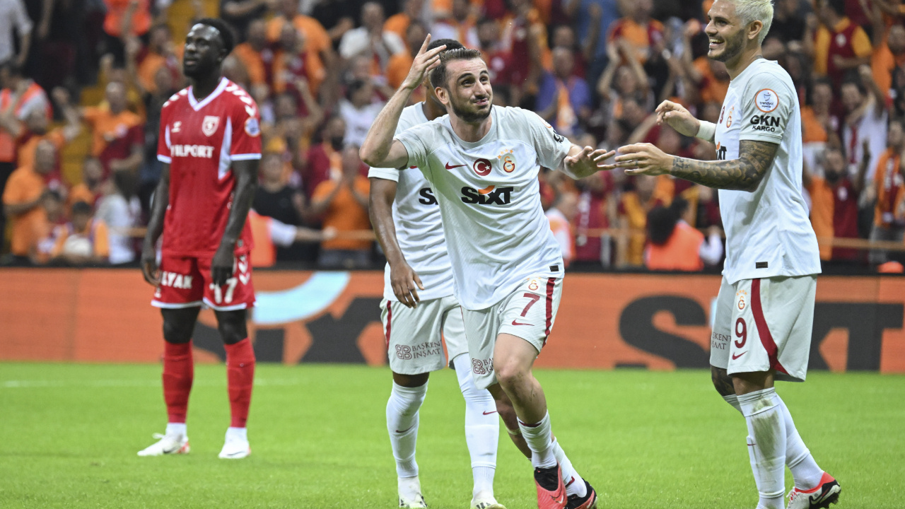 Galatasaray sahasında Samsunspor'u 4-2'lik skorla mağlup etti