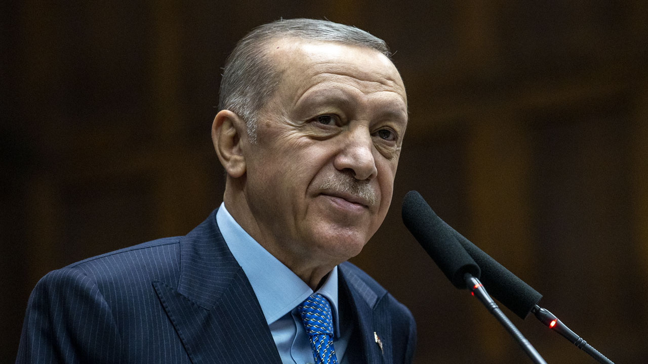 Cumhurbaşkanı Erdoğan'dan Adnan Menderes mesajı: Milletimiz darbe defterini kapattı