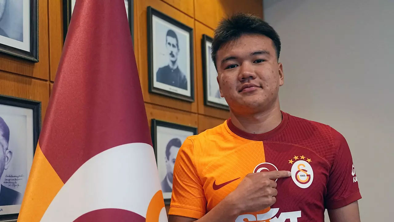 Galatasaray, Beknaz Almazbekov ile sözleşme imzalandığını açıkladı
