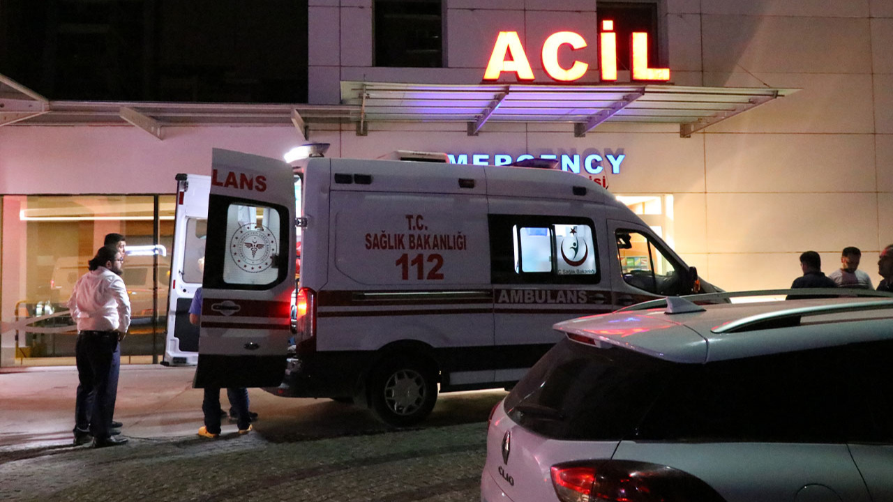 İzmir'de bıçaklı kavgada 18 yaşındaki genç öldü!