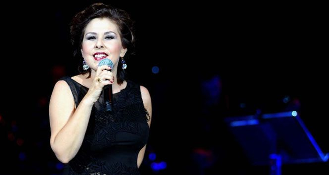 Ünlü şarkıcı Nilüfer kötü haberi duyurdu! Hastanelik oldu konserini iptal etti