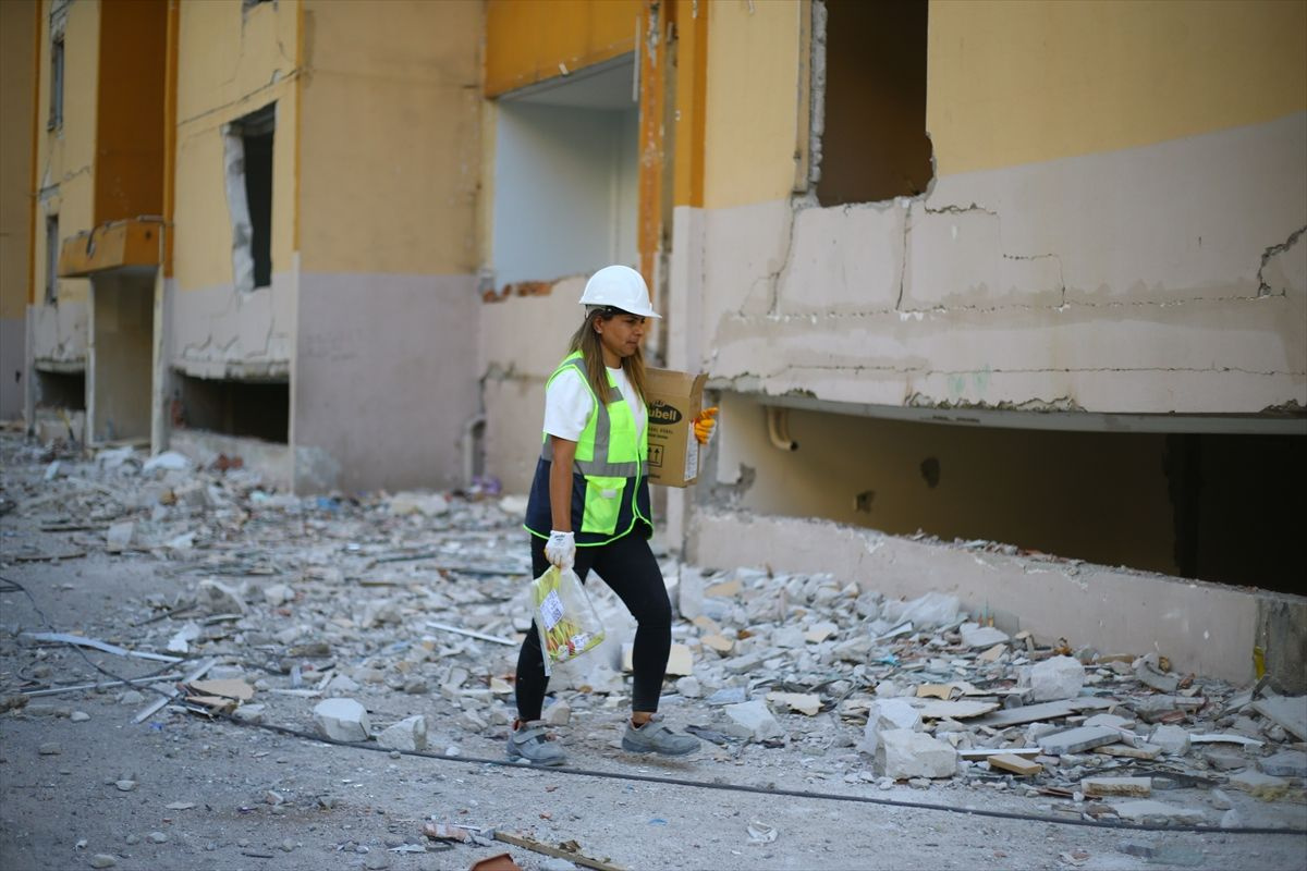 Kahramanmaraş'ta 'bombacı kadın' onlarca binayı patlayıcı döşeyip yıktı