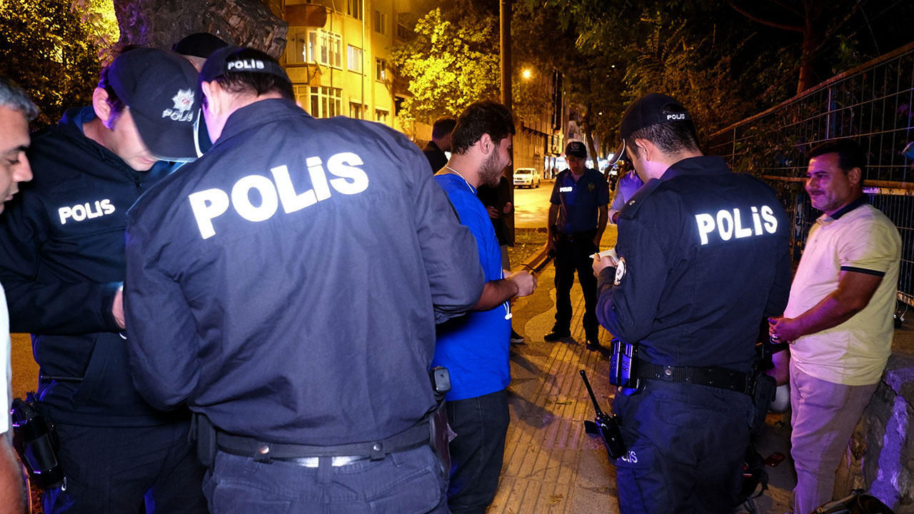 Edirne'de polis ekipleri güzensiz göçmenlere geçit vermedi! 41 göçmen yakalandı