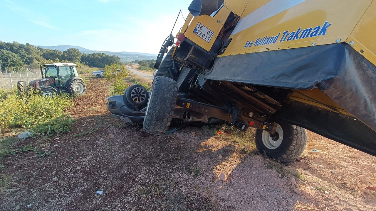 Bilecik'te iş makinası dehşeti yaşattı! Freni patlayan iş makinası otomobili altına alıp sürükledi