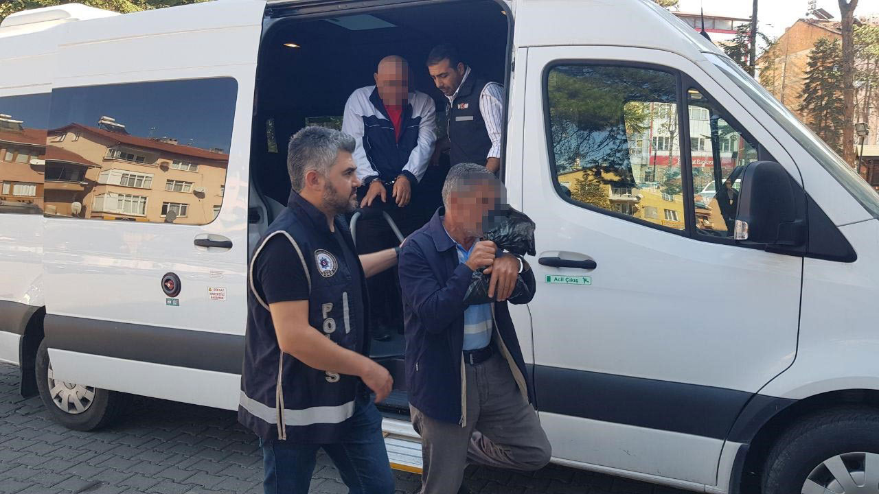 Karabük'te tefecilere polisten şaka operasyonu! 7 kişi gözaltına alındı