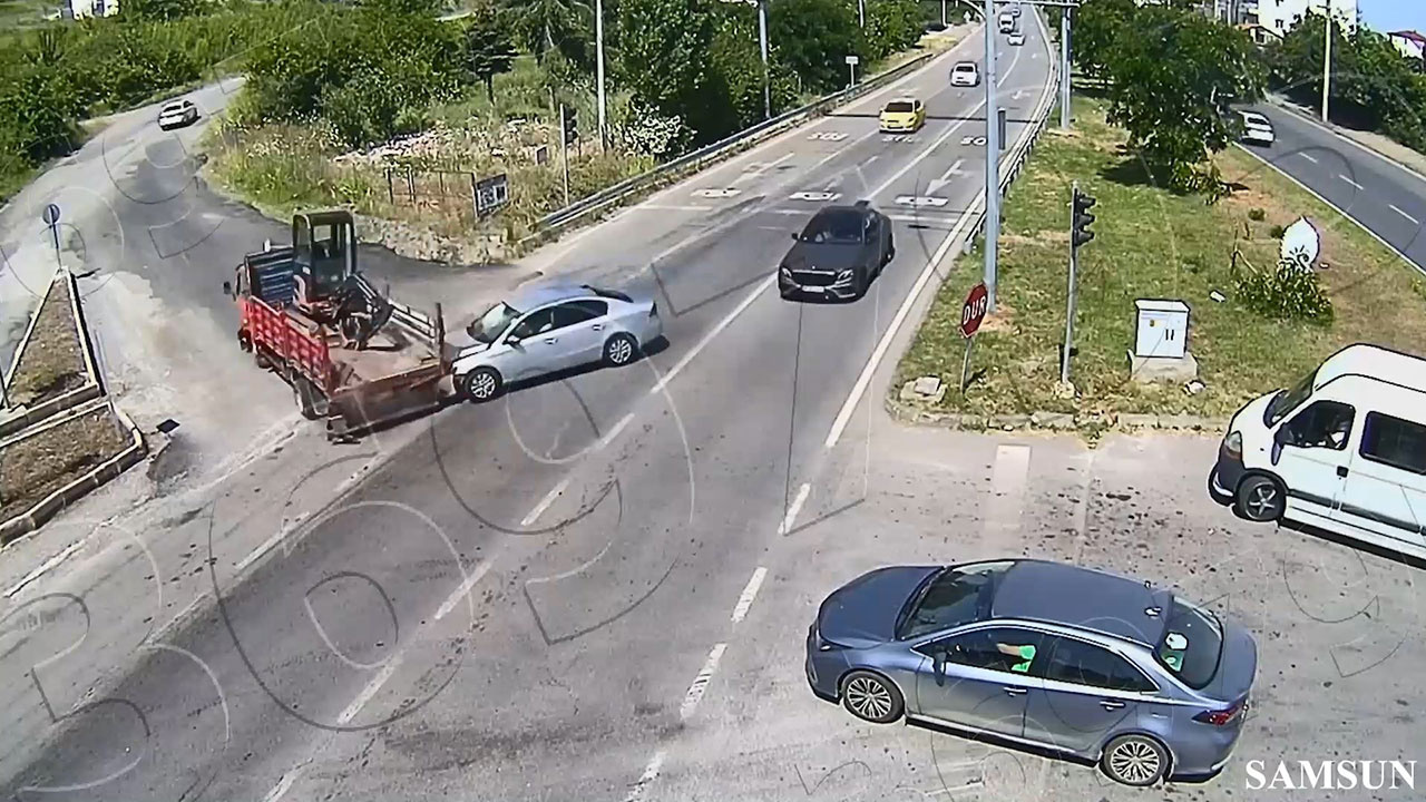 Samsun'da trafik kurallarını ihlal eden sürücü kazaya neden oldu! Ardına bakmadan kaçtı