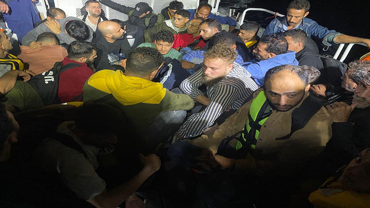 Muğla'da lasitk botta 40 düzensiz göçmen yakalandı!