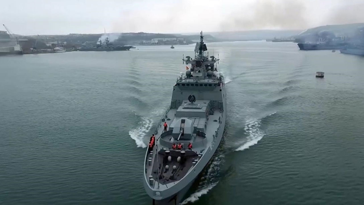 Rus donanmasının Sivastopol’deki karargahına füze saldırısı!
