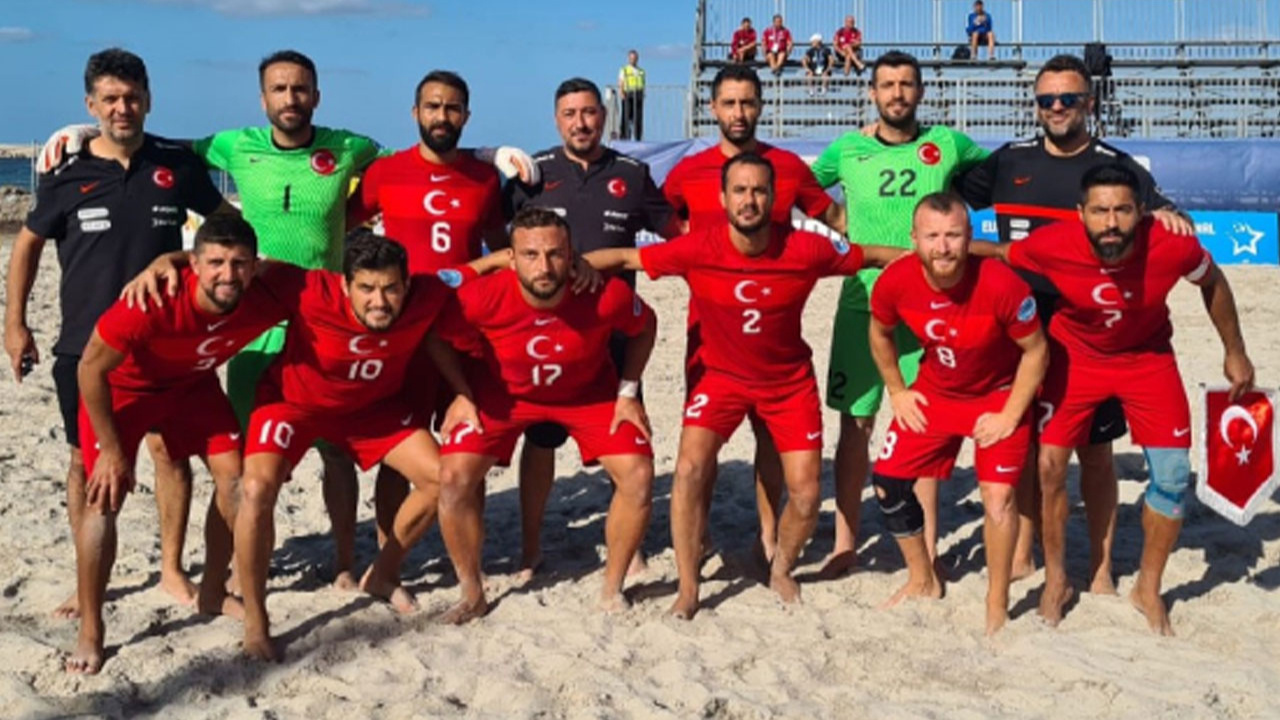 Plaj Futbolu Avrupa A Ligi Süper Finalleri'nde Türkiye yenildi ama ligde kaldı