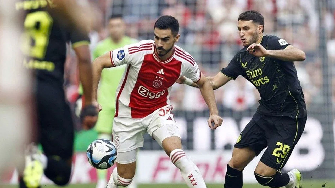 Türk hakem Serdar Gözübüyük Ajax-Feyenoord maçını tatil etti