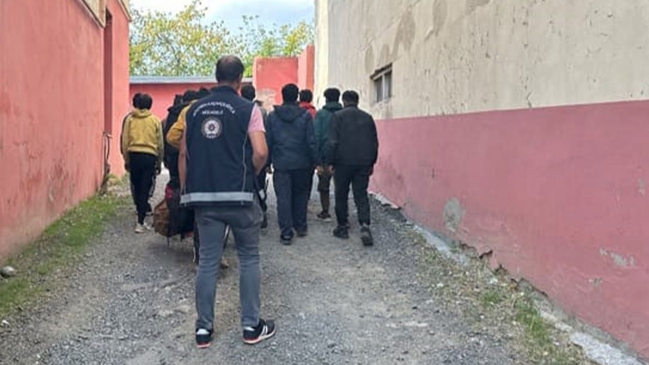 Kars'ta 16 düzensiz göçmen yakalandı!