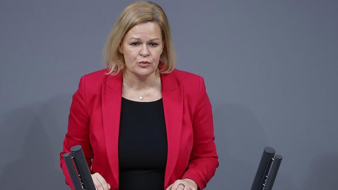 Almanya İçişleri Bakanı, muhalefetin mülteci teklifini reddetti!