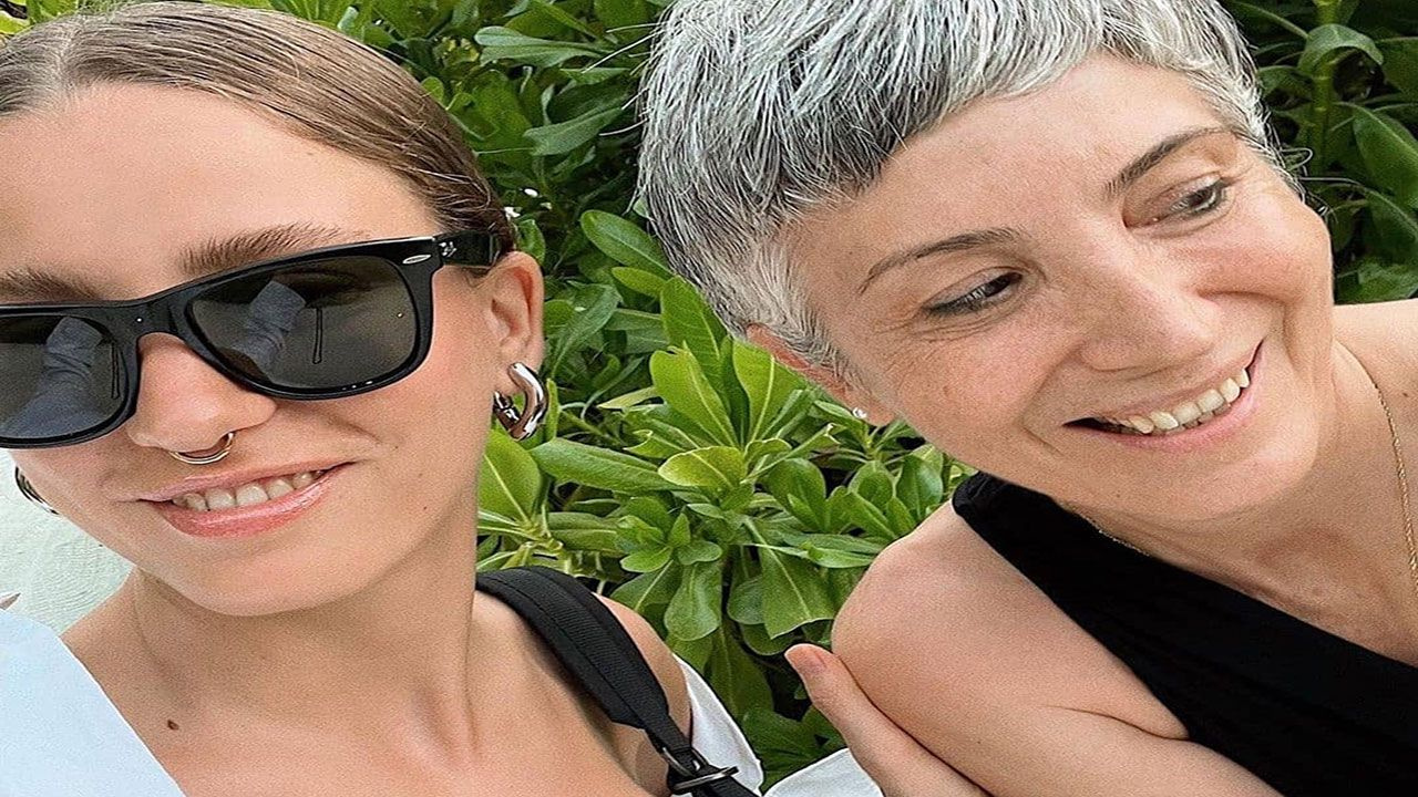 Serenay Sarıkaya'nın annesi, ünlü oyuncunun babasıyla yasak aşk yaşıyor iddiası!