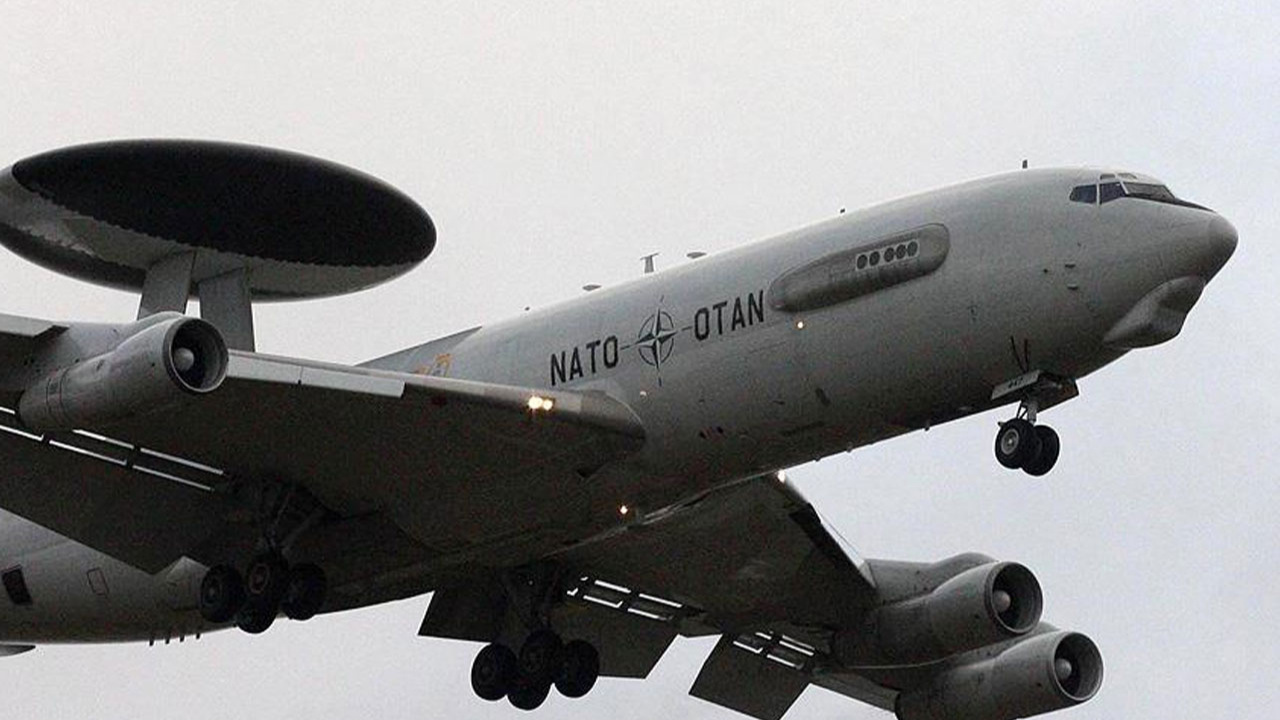 NATO, çemberi daraltıyor! Rusya yakınına AWACS uçakları konuşlandırılıyor!