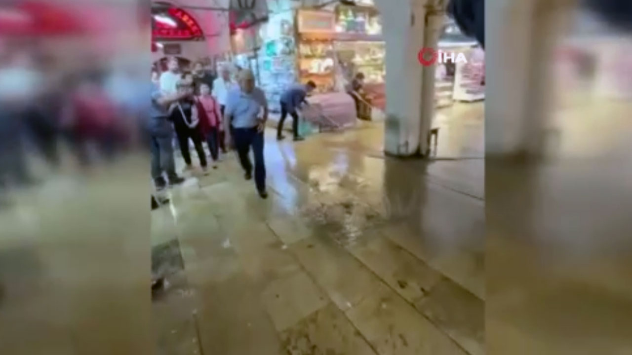İstanbul'da Kapalıçarşı'yı su bastı!