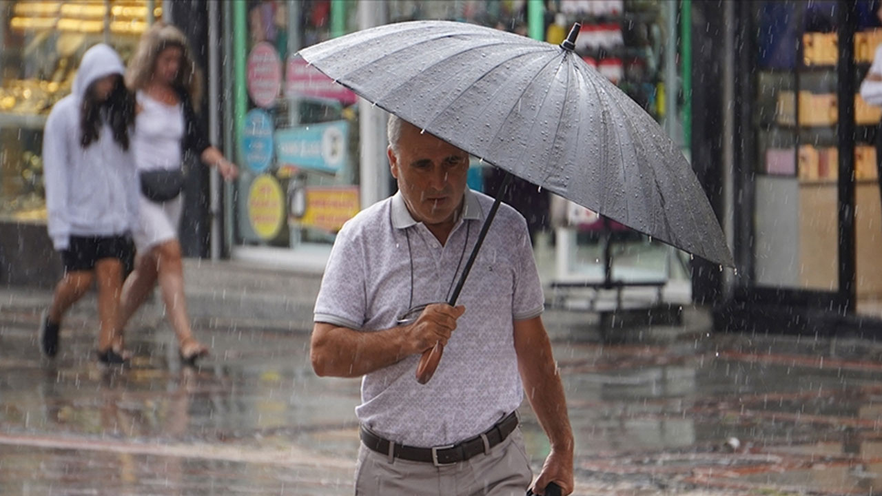 İstanbul Valiliğinden yarın için kuvvetli yağış uyarısı