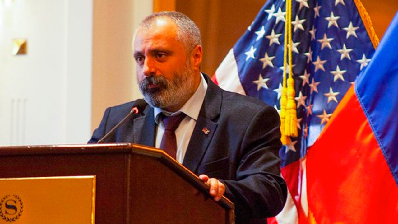 Karabağ'daki sözde rejimin eski dışişleri bakanı Davit Babayan yakalandı