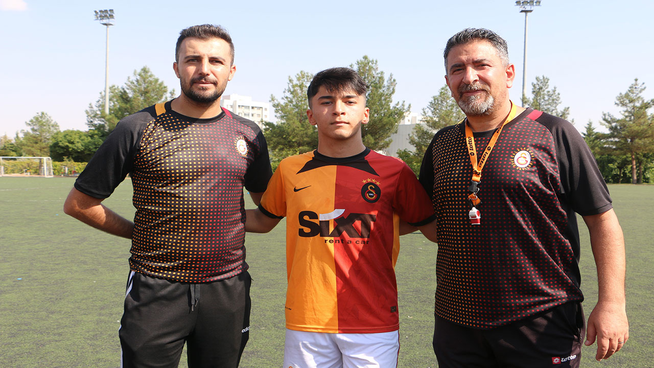 Diyarbakır'da 17 yaşındaki genç kanser hastalığını futbol aşkıyla yendi!