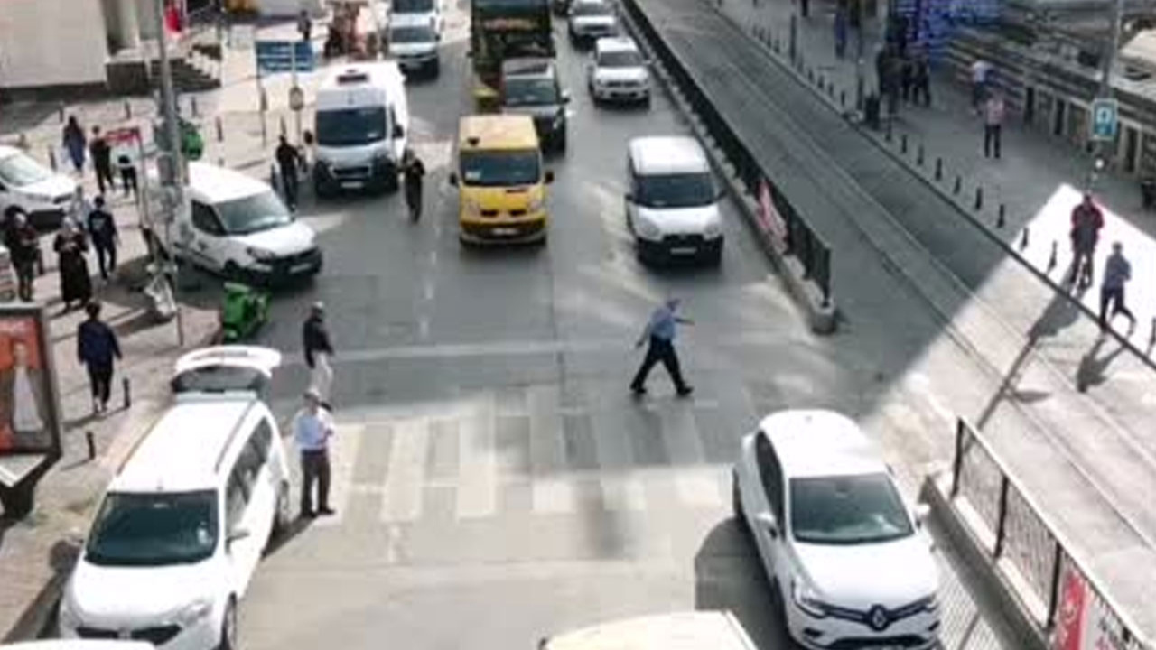İstanbul'da yayalara yol vermeyen sürücülere ceza kesildi!