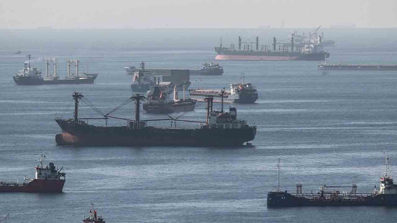 'Rusya Karadeniz'deki sivil gemileri hedef alacak' iddiası