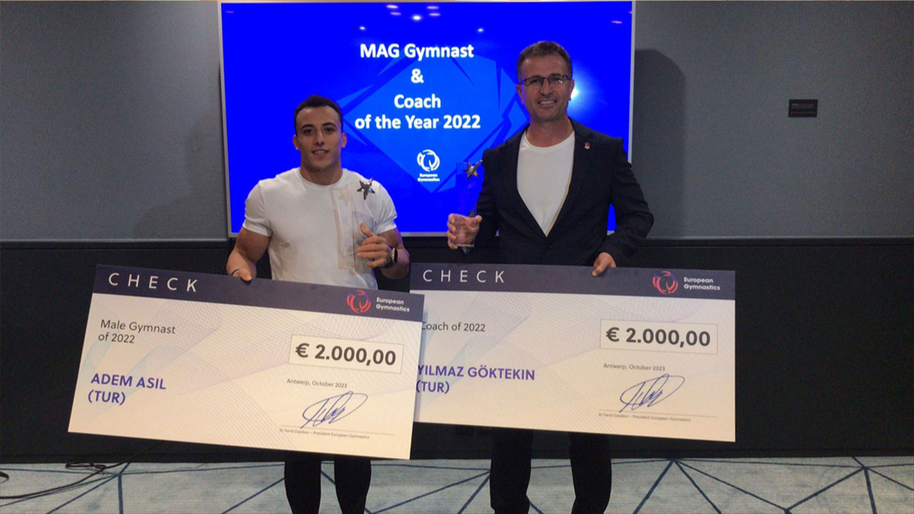 "Yılın cimnastikçisi" Adem Asil ile "yılın antrenörü" Yılmaz Göktekin, ödüllerini aldı