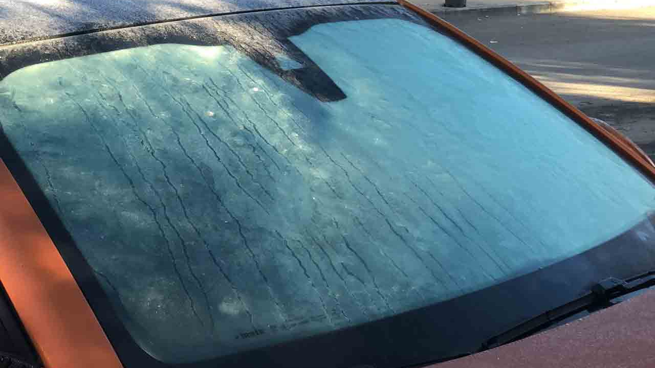 Fotoğraflar bu sabah çekildi! Araba camları buz tuttu sıcaklık -4 dereceyi gördü