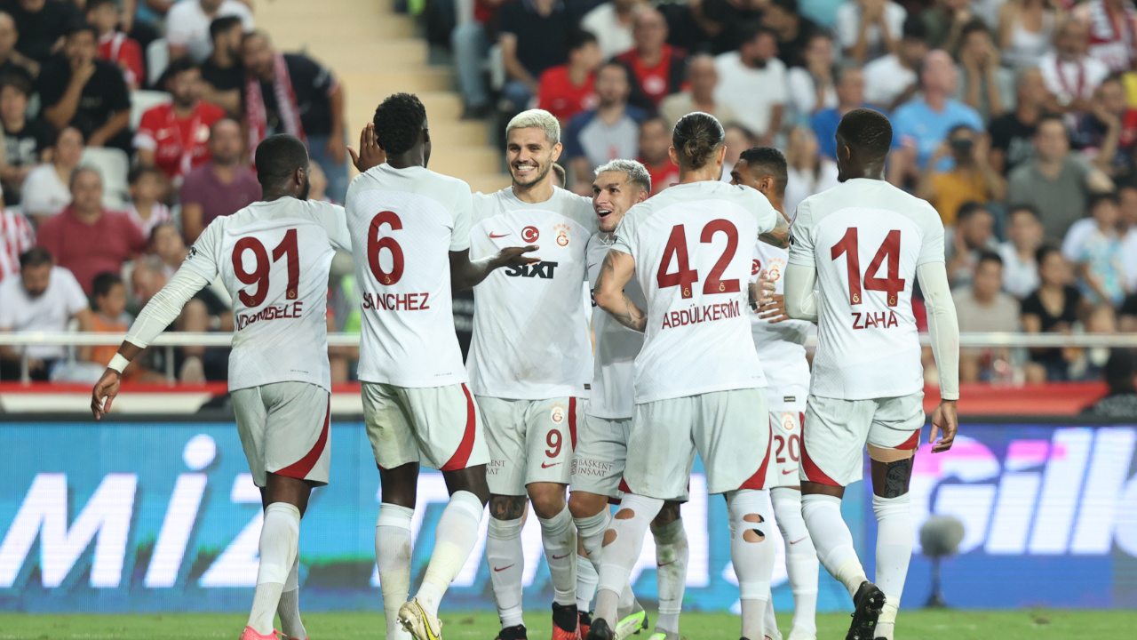 Galatasaray, Antalyaspor'u deplasmanda mağlup etti