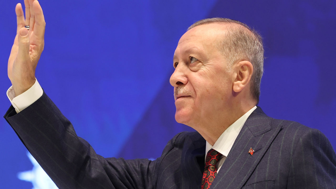AK Parti'de büyük kongre günü! Erdoğan:  İlk Kabine toplantımızdan sonra yeni müjdemizi emekli memurlarımıza açıklayacağız
