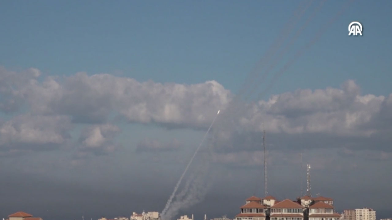 Abluka altındaki Gazze'den İsrail'e roketler fırlatıldı!