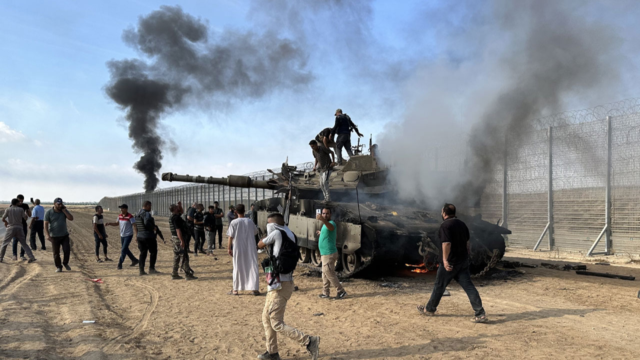 İsrail ordusu Gazze'ye karşı “savaş durumu alarmı” ilan etti