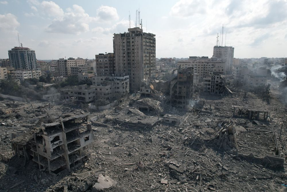 İsrail savaş uçakları, Gazze kentindeki Rimal mahallesini enkaza çevirdi