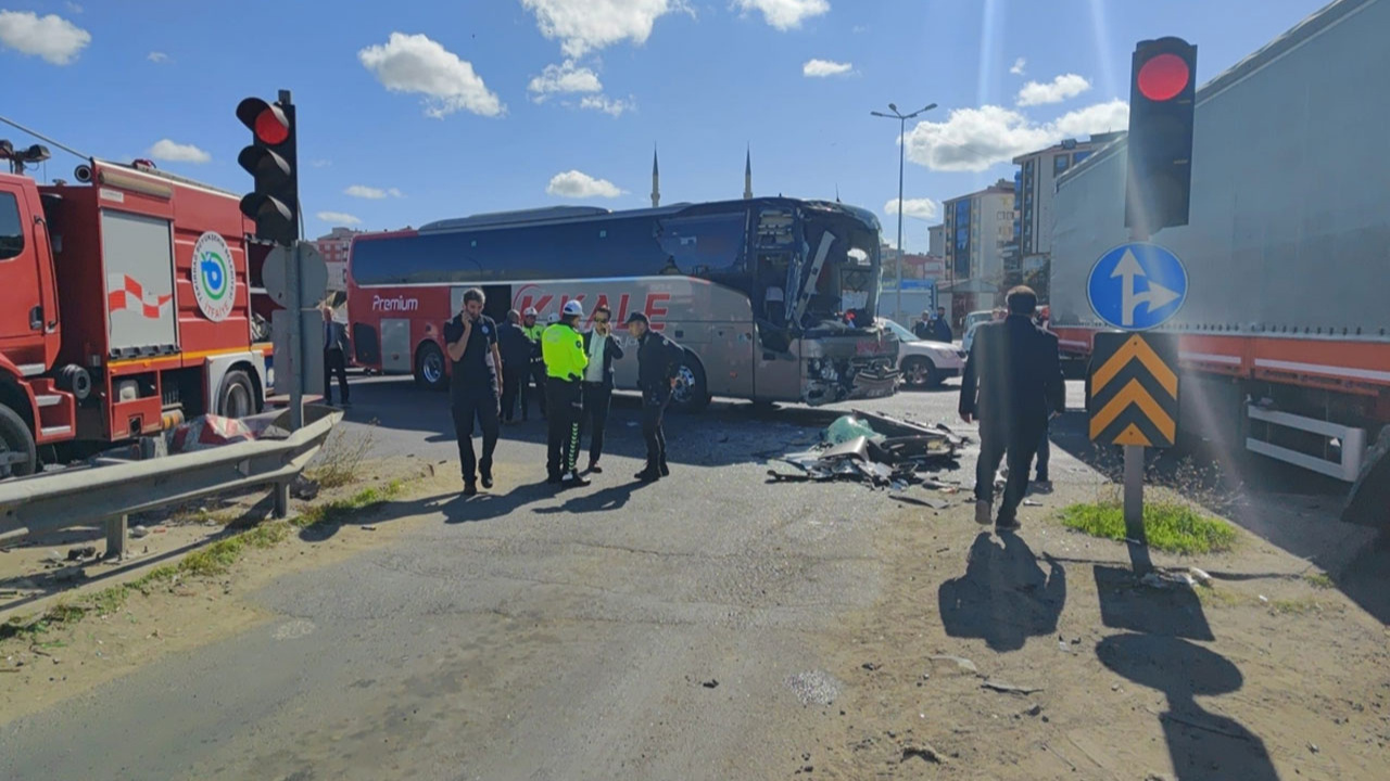 Tekirdağ'da otobüsle TIR çarpıştı: 6 kişi yaralandı!