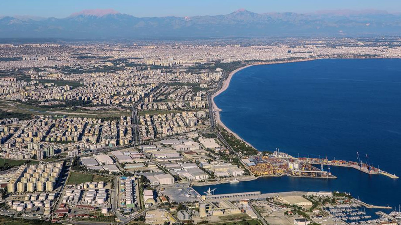 Antalya'da 9 ayda 666 yabancı ortaklı şirket kuruldu