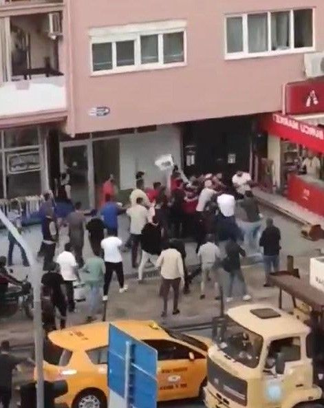 Denizli'de vahşet! Sokak ortasında eşinin boğazını kesti, pişman oldu