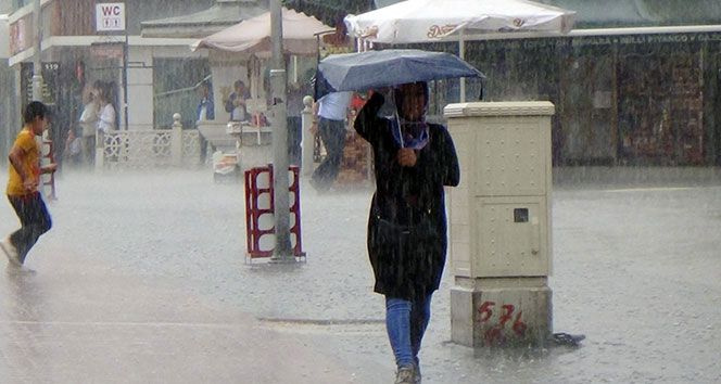 İstanbul'da yarın bu saatlere dikkat! Prof. Dr. Orhan Şen uyardı: Metrekareye 10 kg yağış düşecek
