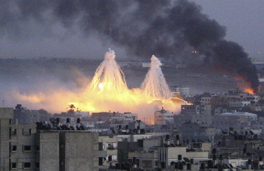 İşte İsrail'in katil bombası: Beyaz fosfor! Metali bile eritiyor 15 yıl etkili oluyor!