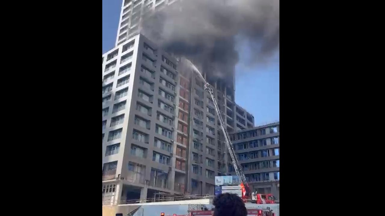 Ataşehir'de rezidans yangını