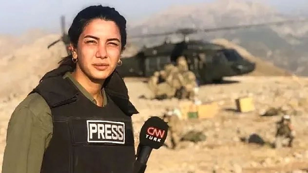 Gazze'de şov yapmakla suçlanan CNN Türk muhabiri Fulya Öztürk isyan etti: Siz ne aşağılıksınız ya?
