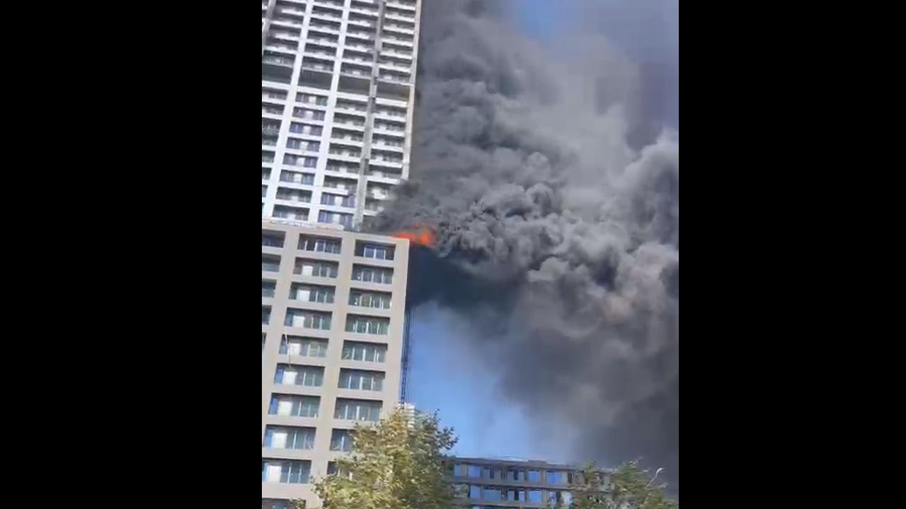 Ataşehir'de rezidans yangını