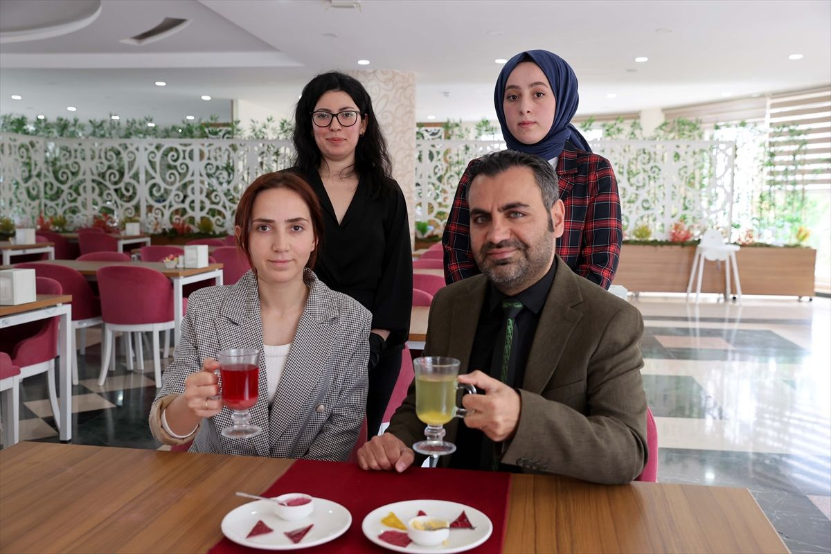 Türk bilim insanları yenilebilen bitki çayı poşeti geliştirdi