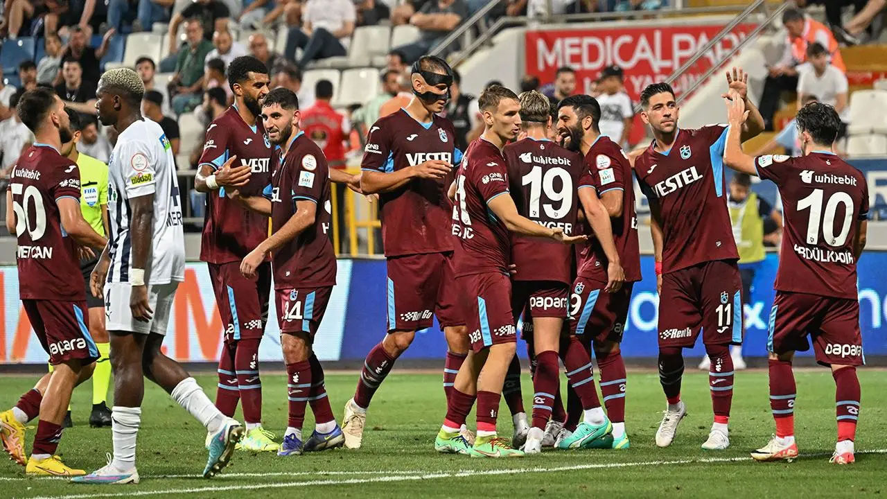 Trabzonspor, sahasında Alanyaspor'u mağlup etti
