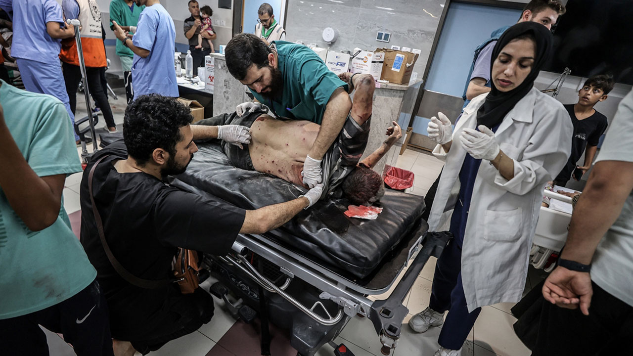 İsrail'in hastaneyi 'boşaltın' uyarısına doktorlardan yanıt: Vuracaksanız vurun