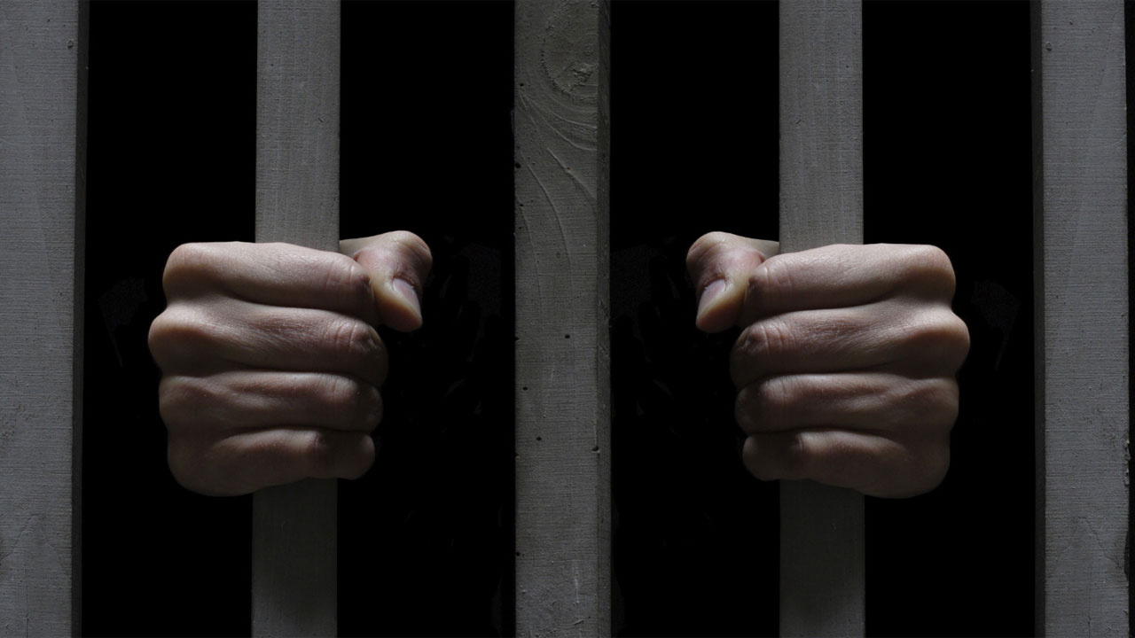 israil hapishanelerinde soğuk suyla duş gündüz elektrik yok