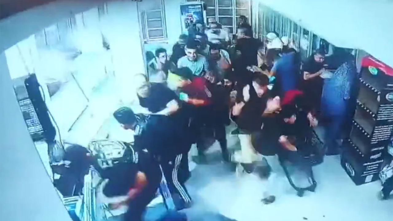 İsrail marketi vurdu içerdeki insanlar böyle öldü! Tamamı sivil genç ve çocuklar işte o anların videosu
