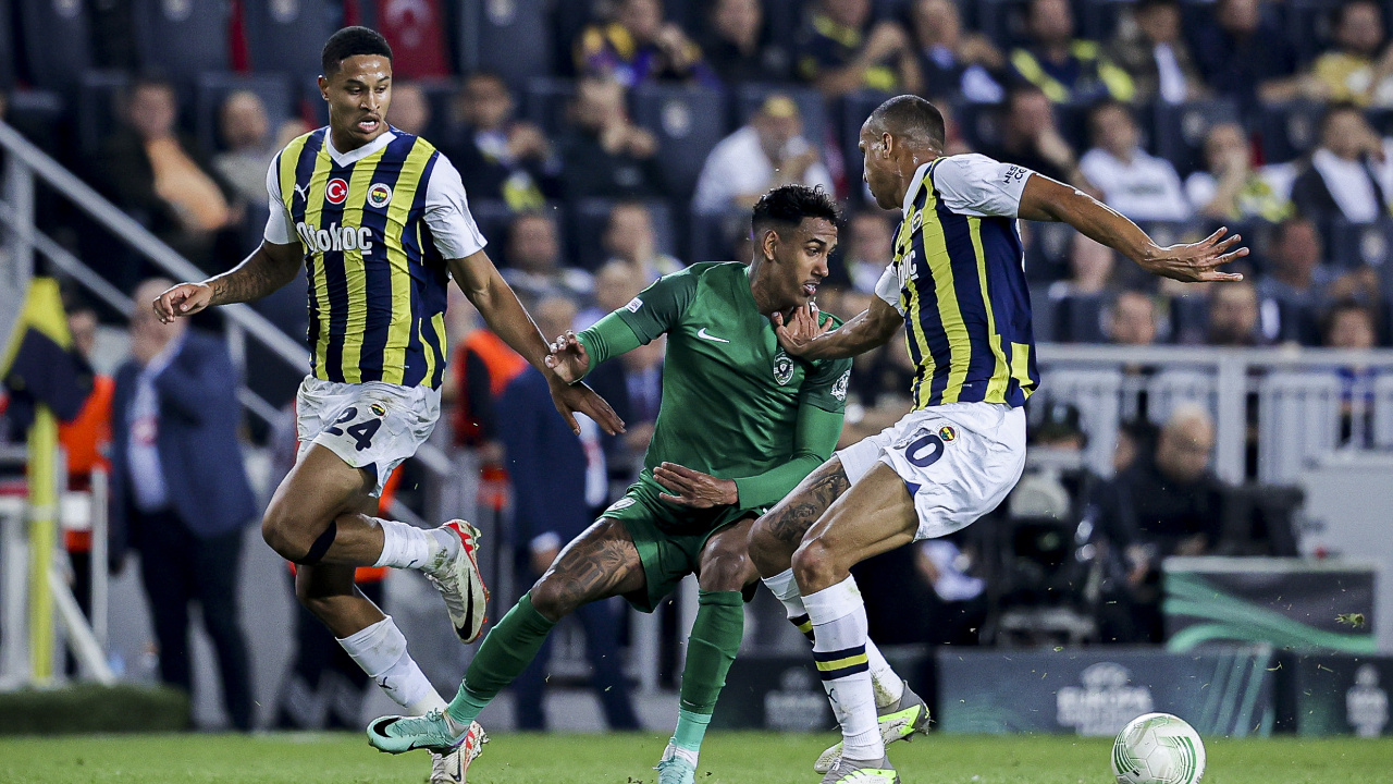 Fenerbahçe, Ludogorets'i 3-1 mağlup ederek liderliğine devam etti