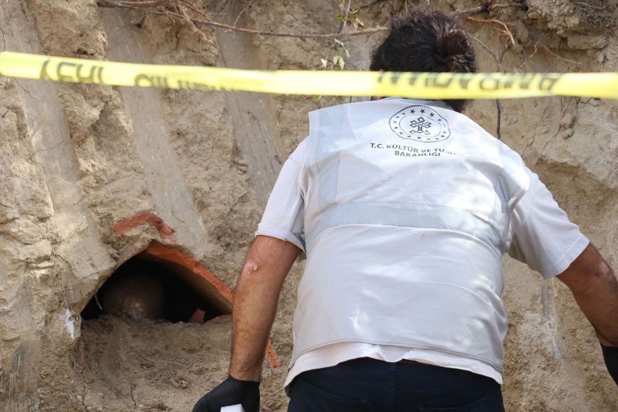 Yalova'da villa inşaatı kazısında bulundu küpün içinden çıkan herkesi şaşırttı